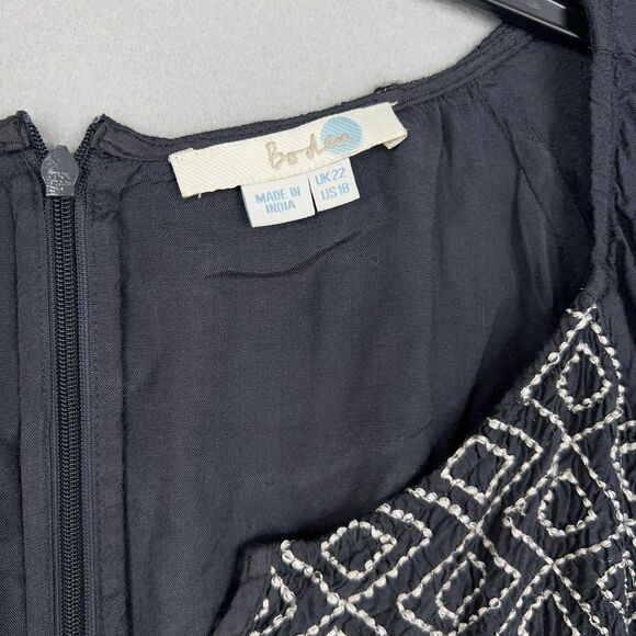 Boden Blouse Womens 18 Blue Embroidered Boho Peasant Tunic Top Smocked Coastal - Picture 4 of 12